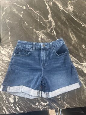 Women's Mid-Blue Rolled Hem Denim Shorts